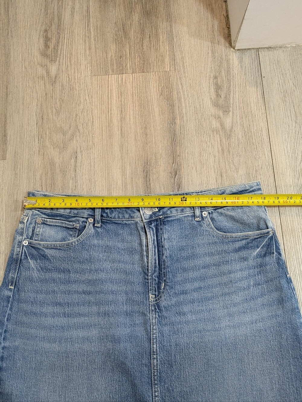 Reitmans Women’s Blue Denim Midi Skirt Size 14 Classic Straight Casual Jean - Picture 4 of 5